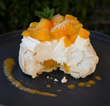 Pavlova aux mangues et à l'ananas